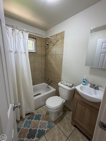 2546 Spruce Street, Port Huron, MI 48060