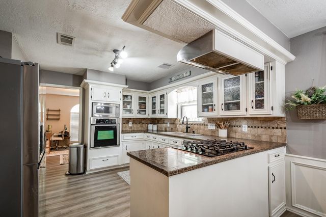 2407 Willow Point Drive, Houston, TX 77339