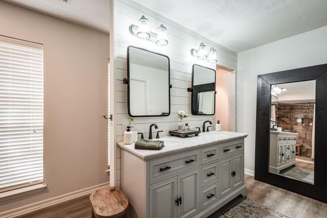 2407 Willow Point Drive, Houston, TX 77339