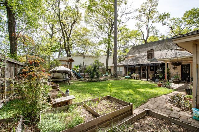 2407 Willow Point Drive, Houston, TX 77339