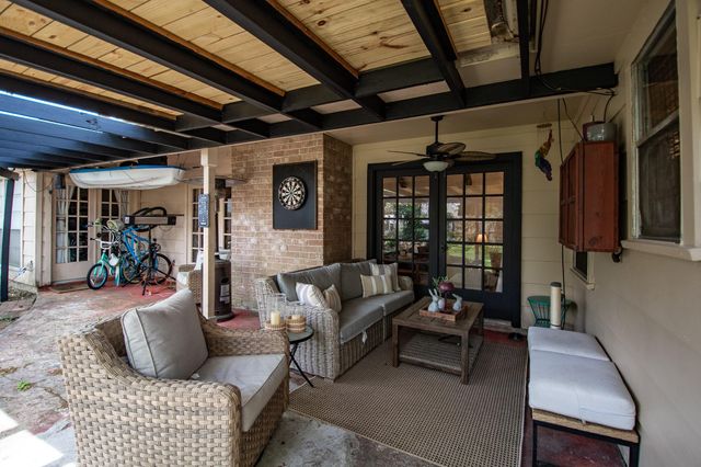 2407 Willow Point Drive, Houston, TX 77339