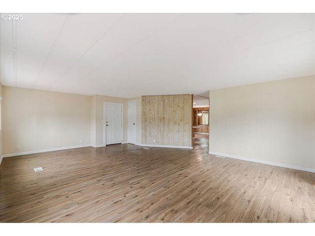 11768 Sw ROYAL VILLA Dr 124, Tigard, OR 97224
