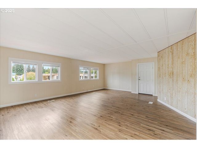 11768 Sw ROYAL VILLA Dr 124, Tigard, OR 97224