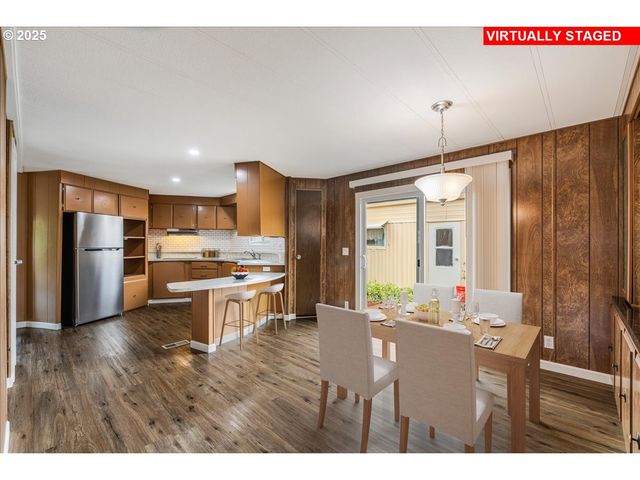 11768 Sw ROYAL VILLA Dr 124, Tigard, OR 97224