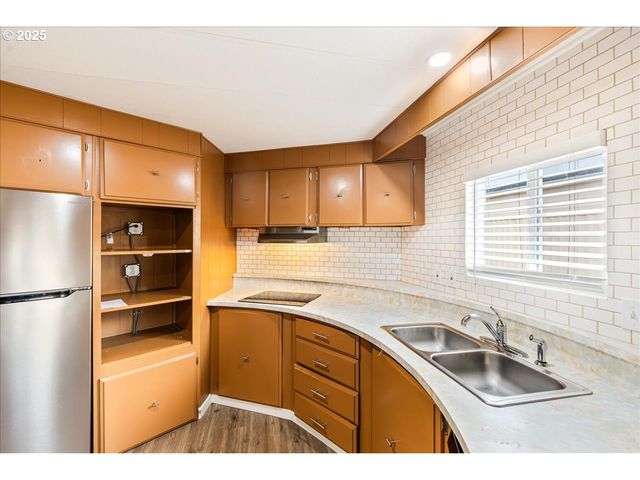 11768 Sw ROYAL VILLA Dr 124, Tigard, OR 97224