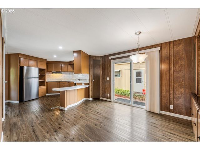 11768 Sw ROYAL VILLA Dr 124, Tigard, OR 97224