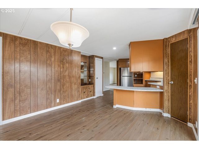 11768 Sw ROYAL VILLA Dr 124, Tigard, OR 97224