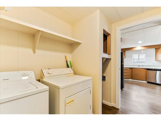 11768 Sw ROYAL VILLA Dr 124, Tigard, OR 97224