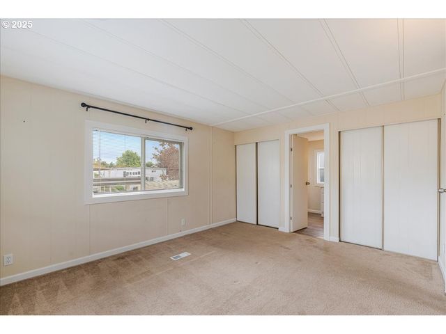 11768 Sw ROYAL VILLA Dr 124, Tigard, OR 97224