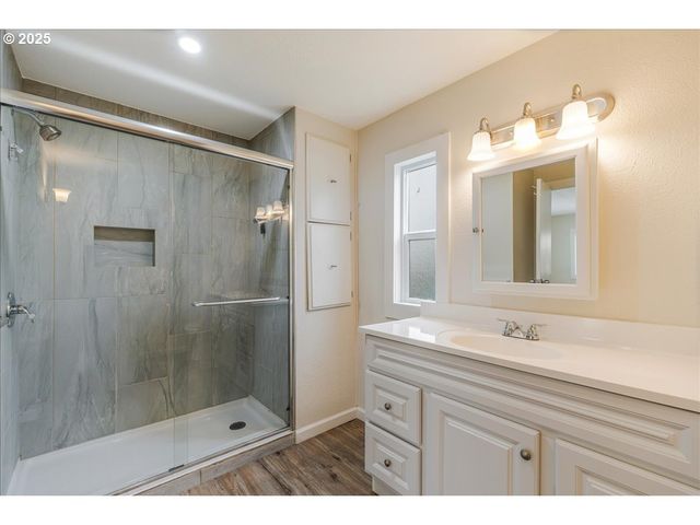 11768 Sw ROYAL VILLA Dr 124, Tigard, OR 97224