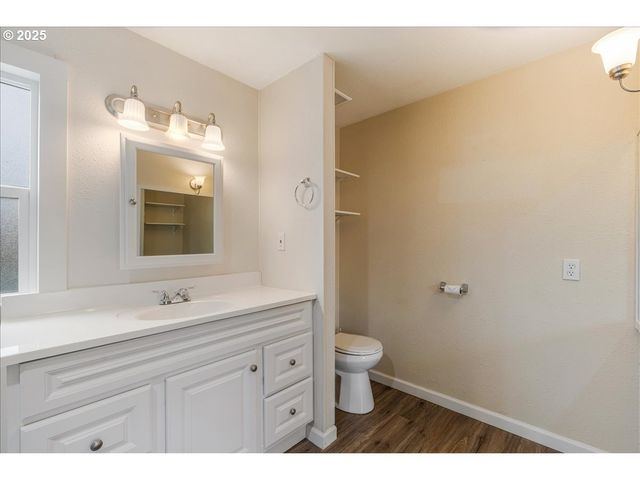 11768 Sw ROYAL VILLA Dr 124, Tigard, OR 97224