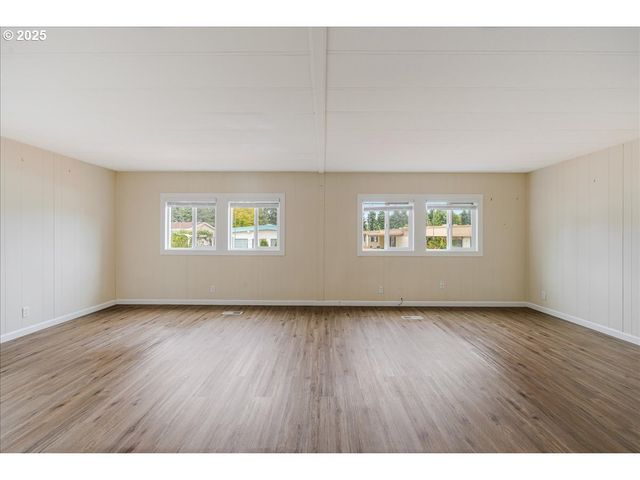 11768 Sw ROYAL VILLA Dr 124, Tigard, OR 97224