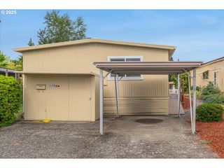 11768 Sw ROYAL VILLA Dr 124, Tigard, OR 97224