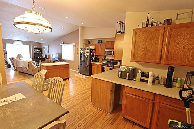 31657 Sibley Road, Romulus, MI 48164