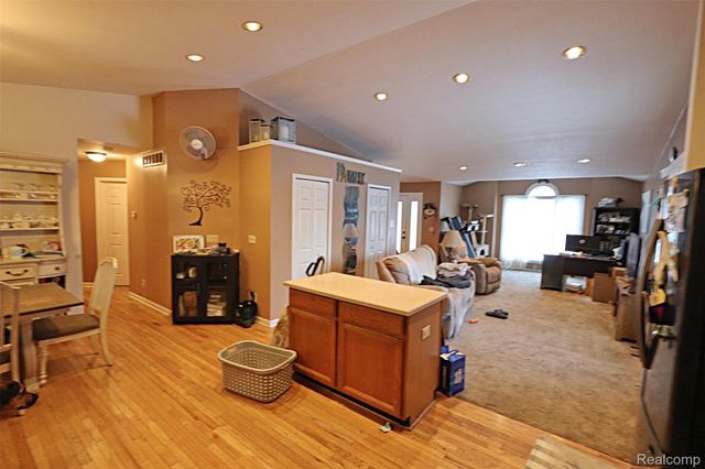 31657 Sibley Road, Romulus, MI 48164