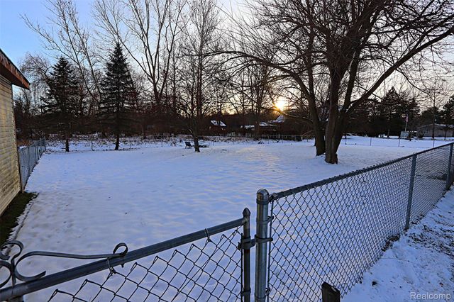 31657 Sibley Road, Romulus, MI 48164