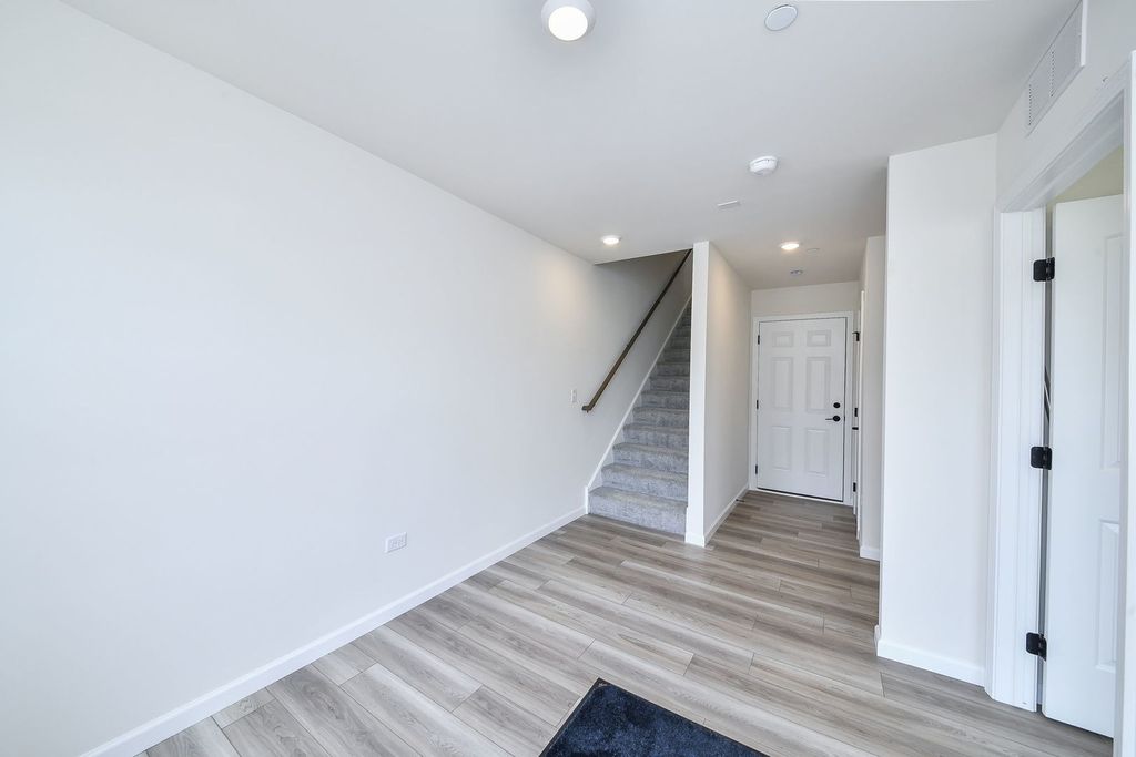 1708 Espacio Drive 3004, Naperville, IL 60563 — photo 3