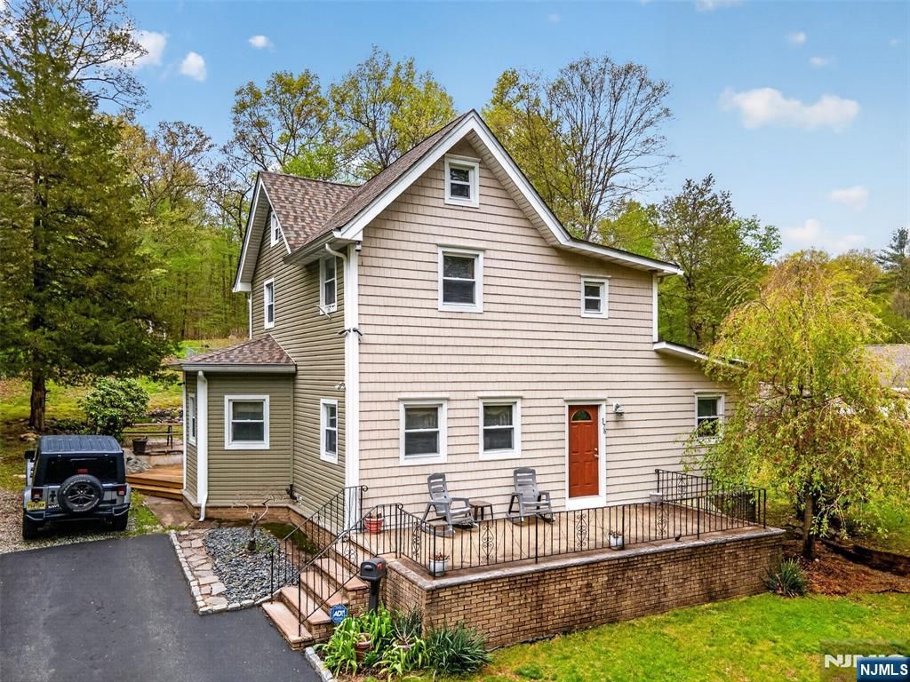 176 Doty Road, Wanaque, NJ 07420
