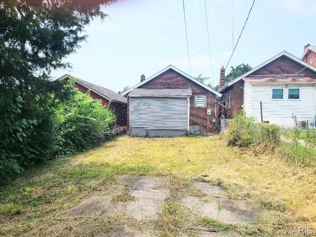 4446 Kenneth Place, St Louis, MO 63115