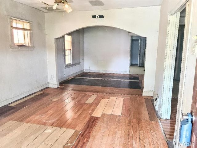4446 Kenneth Place, St Louis, MO 63115