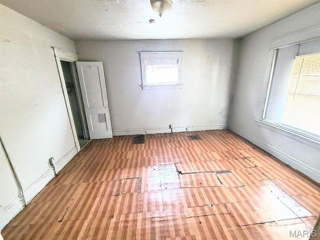 4446 Kenneth Place, St Louis, MO 63115