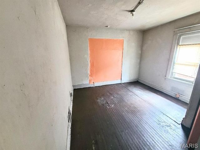 4446 Kenneth Place, St Louis, MO 63115