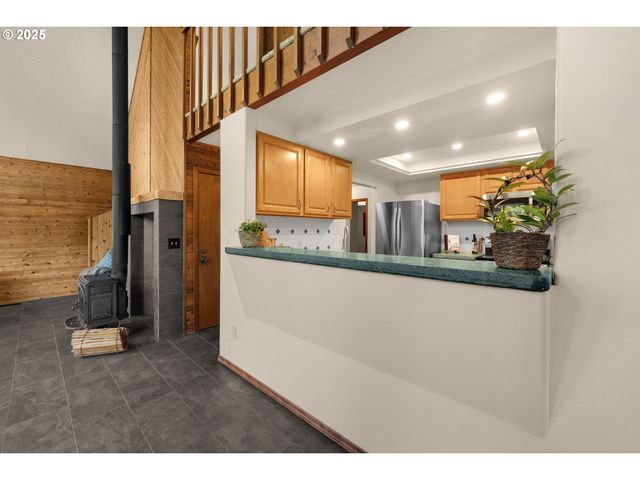 36494 Battle Creek Ln, Astoria, OR 97103