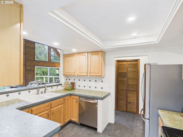 36494 Battle Creek Ln, Astoria, OR 97103