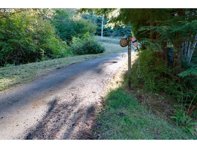 36494 Battle Creek Ln, Astoria, OR 97103