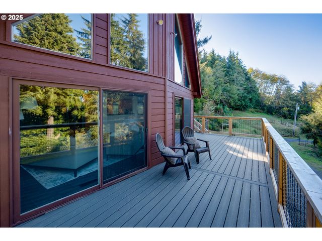 36494 Battle Creek Ln, Astoria, OR 97103