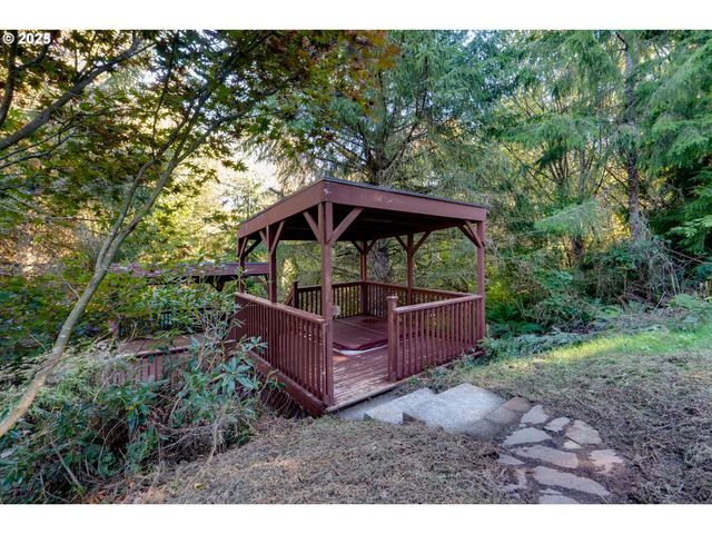 36494 Battle Creek Ln, Astoria, OR 97103