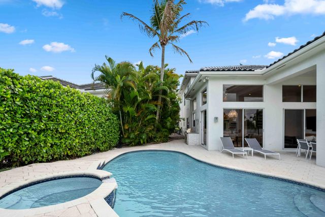 4169 Briarcliff Circle, Boca Raton, FL 33496