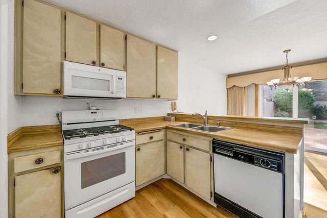 4309 Sierra Morena, Carlsbad, CA 92010