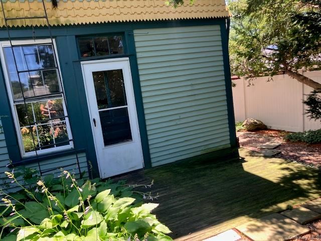 332 Franklin Avenue E, Sea Cliff, NY 11579