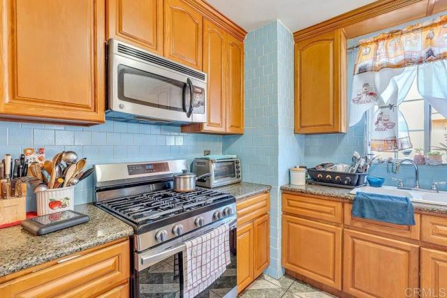 927 S Eucalyptus Ave, Inglewood, CA 90301