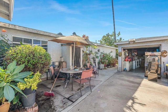 927 S Eucalyptus Ave, Inglewood, CA 90301