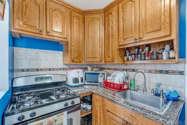 927 S Eucalyptus Ave, Inglewood, CA 90301