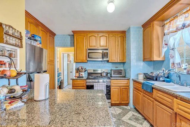 927 S Eucalyptus Ave, Inglewood, CA 90301