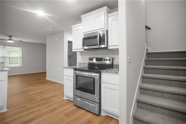 1986 Bourbon Drive, Fayetteville, AR 72703