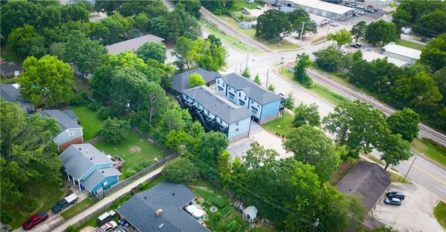 1986 Bourbon Drive, Fayetteville, AR 72703