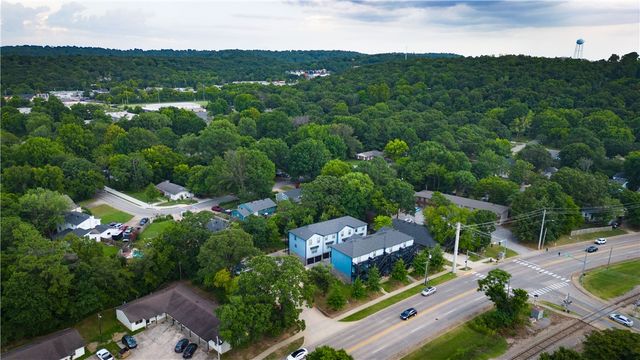 1986 Bourbon Drive, Fayetteville, AR 72703