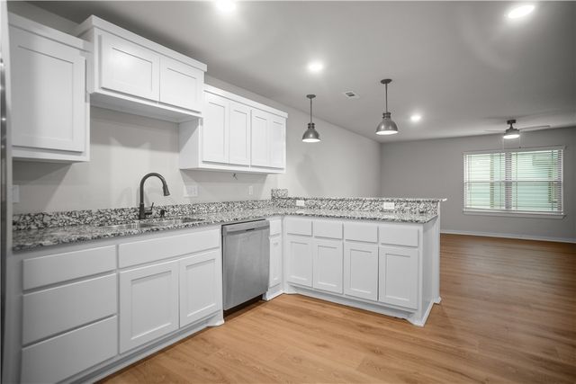 1986 Bourbon Drive, Fayetteville, AR 72703