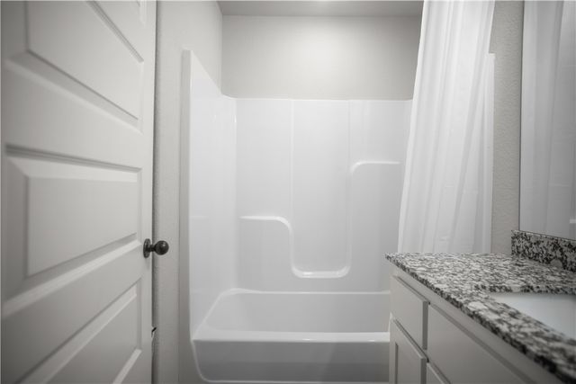 1986 Bourbon Drive, Fayetteville, AR 72703