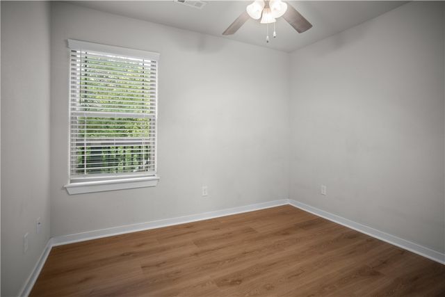 1986 Bourbon Drive, Fayetteville, AR 72703