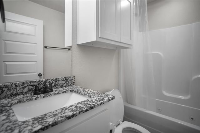 1986 Bourbon Drive, Fayetteville, AR 72703