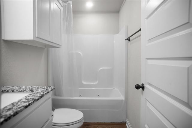 1986 Bourbon Drive, Fayetteville, AR 72703