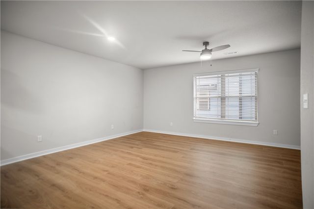 1986 Bourbon Drive, Fayetteville, AR 72703