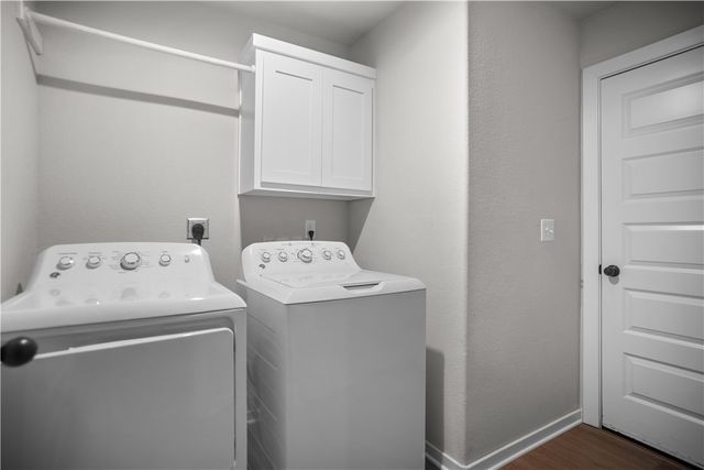 1986 Bourbon Drive, Fayetteville, AR 72703