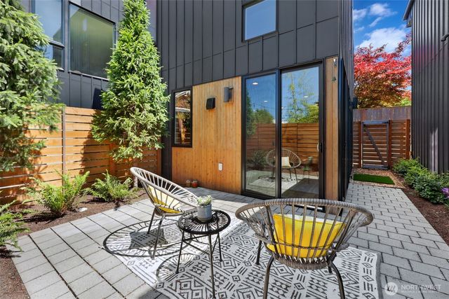 527 B NE 89th Street, Seattle, WA 98115