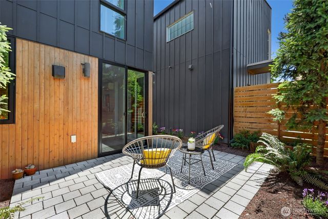 527 B NE 89th Street, Seattle, WA 98115